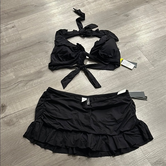 KENETH COLEWomen’s Raffle Tummy Control Swim Set